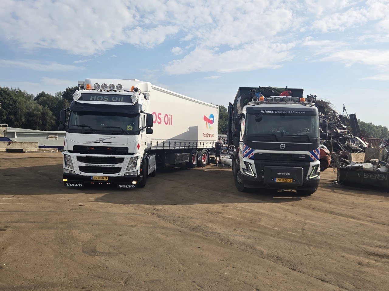 Tankwagen van HOS Oil levert HVO op het terrein van Reitsma