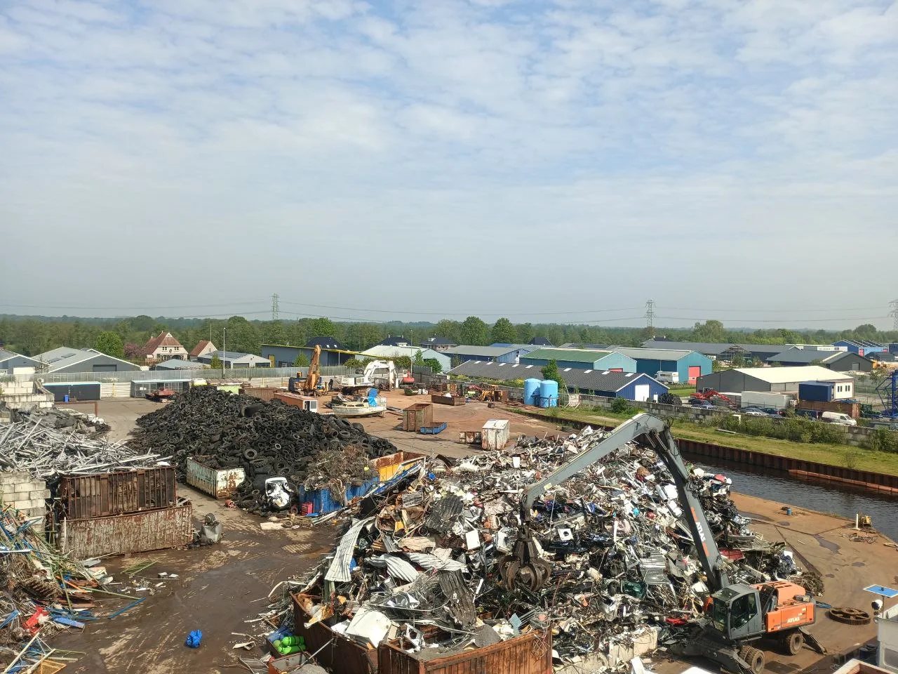 Het terrein van Reitsma in Kootstertille vanaf hoogte